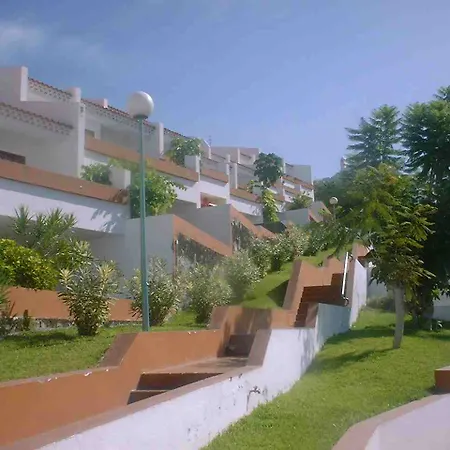 Island Village Apartament *